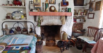 folk village room